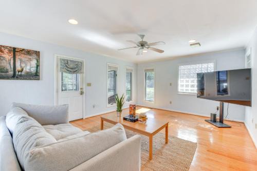 Hartwell House | 4 Mi to Lake Hartwell Welcoming Family Home