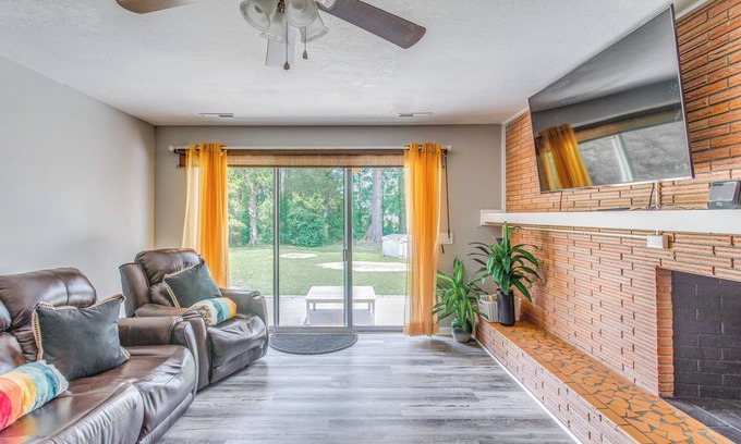 Loris House | 4 Mi to Loris Nature Park: Family Home w/Yard