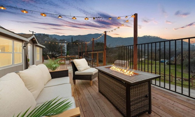 Three Rivers House | 4 Miles to Sequoia NTL Park