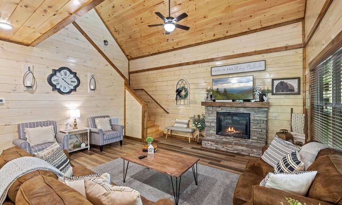 Sevierville Cabin | 4 Miles to Soaky Mountain! Brand New!