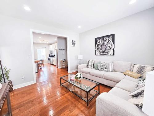 Chapel Hill House | 4 Minutes to UNC - 7 Minutes to Carrboro - En-Suite Bathrooms