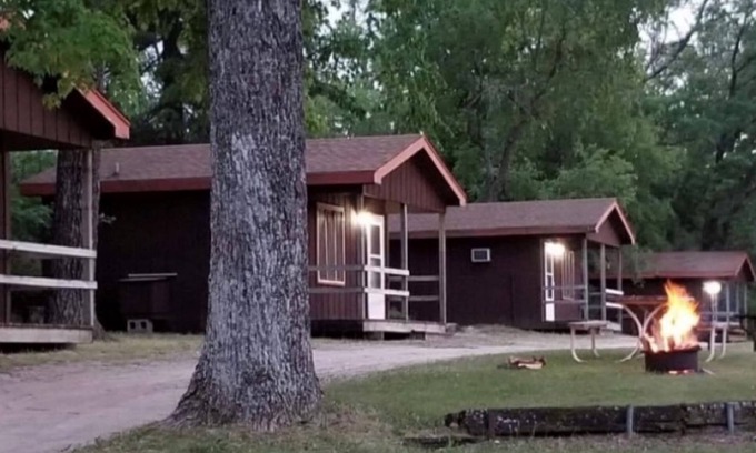 Wisconsin Dells Cabin | 4 Person One Room Cabin in Rural Campground