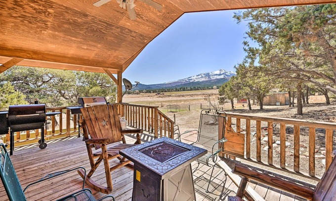 Coaldale Cabin | 4-Season Mountain Escape with Breathtaking View!