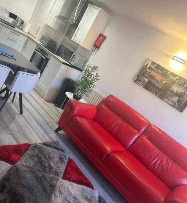Belfast Apartment | 4 star Rating 2 bed Newly renovated city apartment with free parking