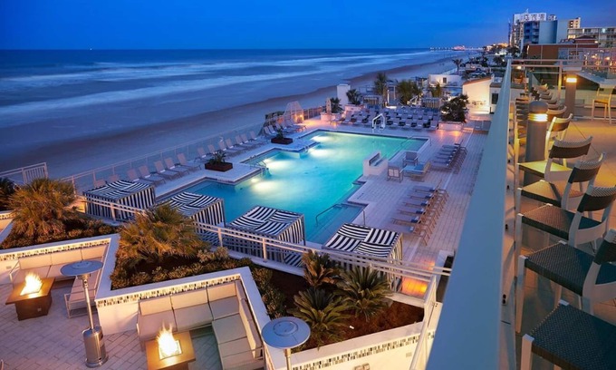 East Daytona Hotel | 4 Units w/Stunning Ocean Views, Outdoor Pool, Pets Allowed, Beachfront
