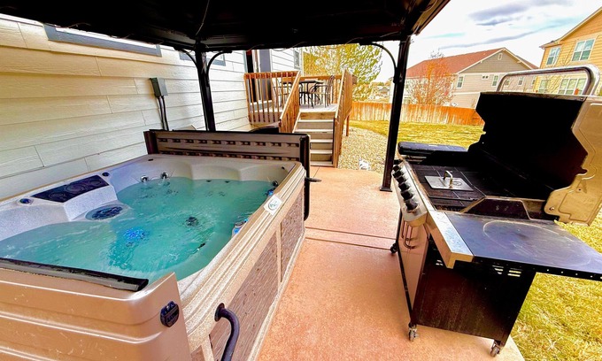 Dupont House | 420Friendly GolfSimulator HotTub 5Bath Theater