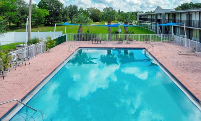 Davenport Hotel | 44199 US Hwy 27