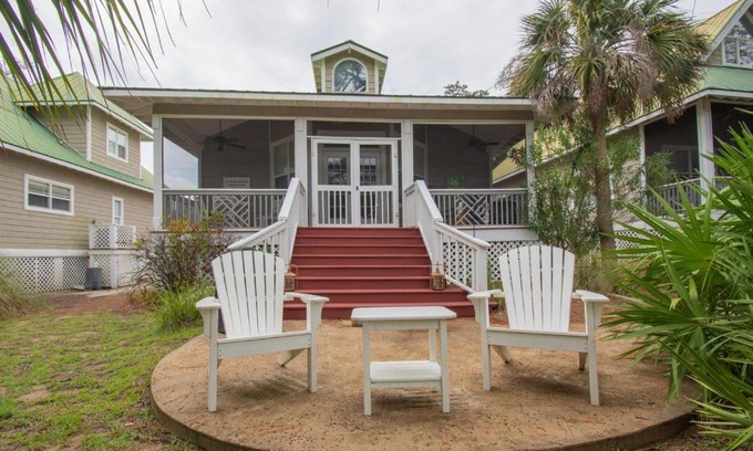 Saint Helena Island House | 46 Davis Love Cottage