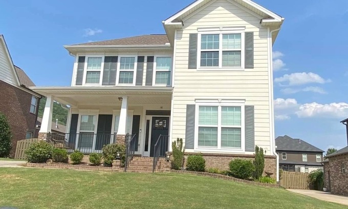 Gurley House | 4b/3b Quiet Single Family Home, Pool and Trails Near Redstone Arsenal