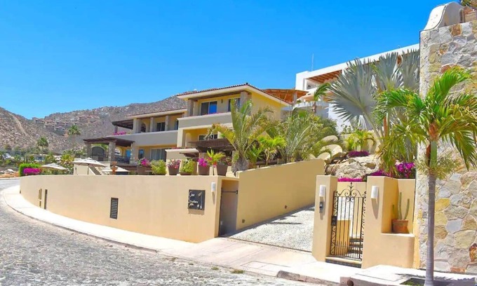 Pedregal Villa | 4BD Luxury Villa (Casa Struthers)