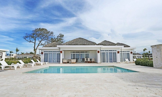 Playa Chiquita Villa | 4BD oceanfront guest-friendly villa with private pool, golf cart, gym, tennis!