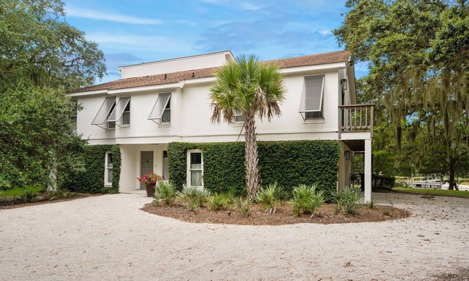 Debordieu Colony House | 4BR/3BA on the Creek, Steps away from the Beach, Pet Friendly