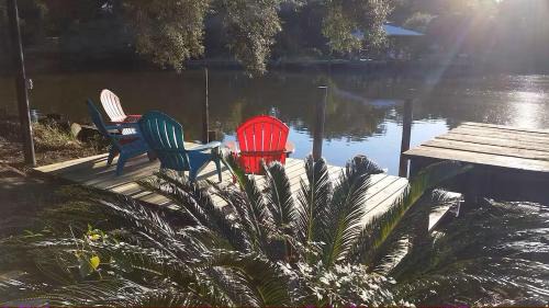 Gautier House | 4br Coastal Home I Sleeps 12 I Dock & Firepit