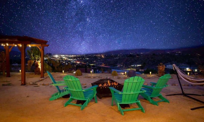 Yucca Valley House | 4BR Hilltop House - Hot Tub, Amazing View & Bocce