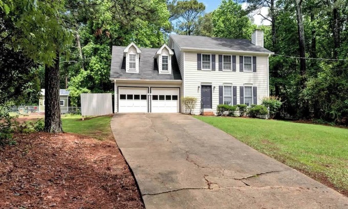 Lawrenceville House | 4BR house with Nature Views, and Firepit, Close to Trails