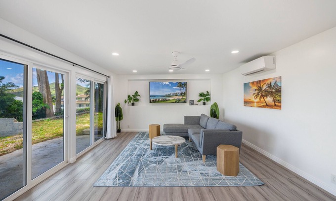 Kailua House | 4BR Kailua Ocean Views King Bed AC WiFi + Sleeps 8