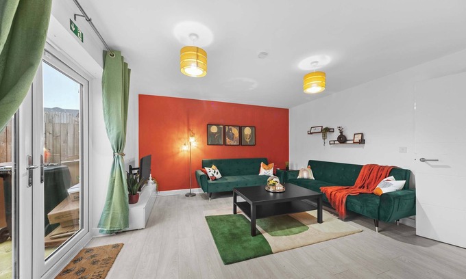 Killingbeck House | 4BR Leeds Home Perfect for Long Stays Free Parking