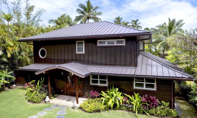 Lanikai House | 4BR Mokulua Seaside w/ Private Studio, Steps to the Beach