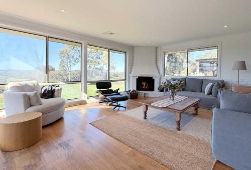 Clarendon House | 4BR Retreat Near McLaren Vale Wineries Adelaide