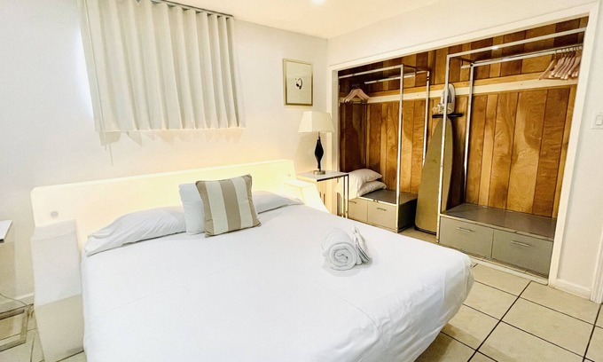 Beverly Green House | 4BRhouse,STRIP,LVCC,bigparking,family,pets-friendly,Semashow,CES,convention