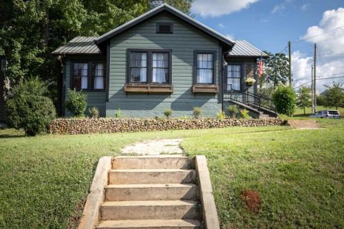 Crestline Heights House | 4th Ave East Lake Stunner