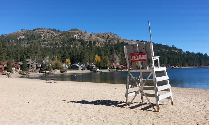 Donner Lake Woods Ski Chalet | 5,000 for 31 Continuous Nights Lease Only. Wedding & Honeymoon Combo