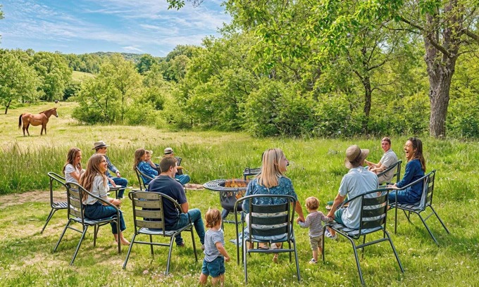 Franklin House | 5 Acre 2500 SQFT Country House Near Nashville! (F2)