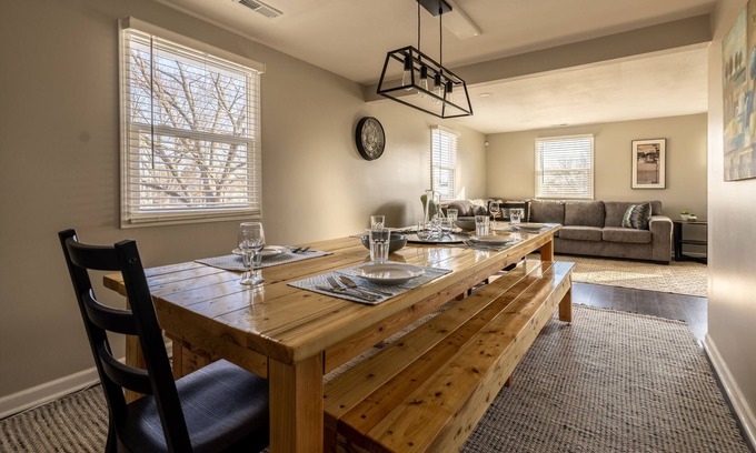 Indianapolis House | 5 Bd home w/GAME ROOM, Pet Friendly- Near I69/465