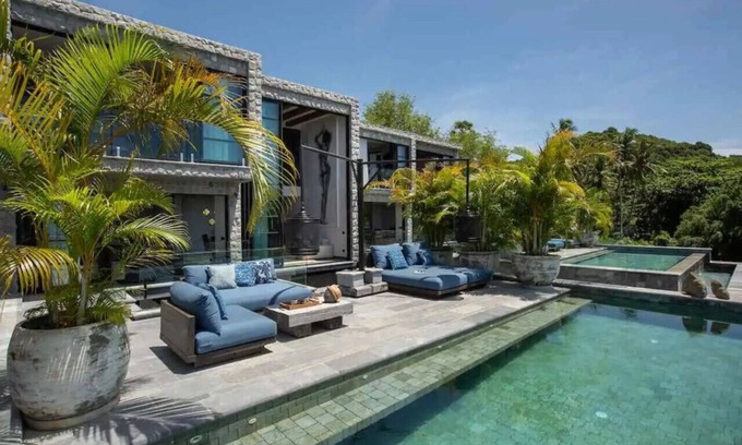 Bophut House | 5 Bed clay beachfront Villa