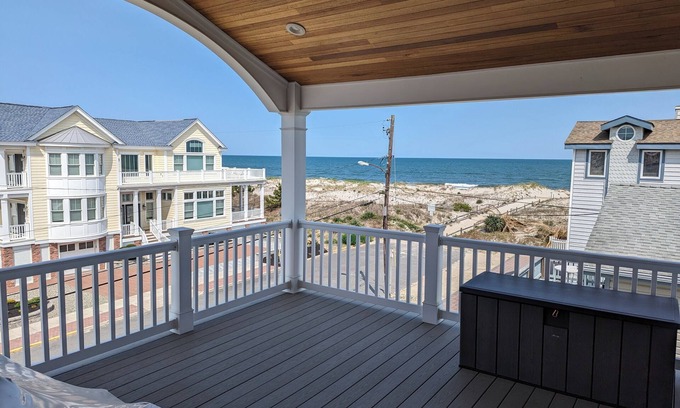 Townsend's Inlet House | 5 bedroom, 4.5 bath townhome that sleeps 12