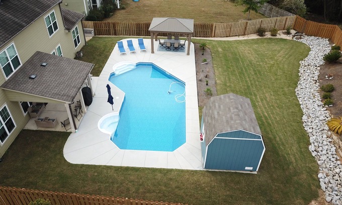 Grovetown House | 5 Bedroom home 3 1/2 bath - backyard oasis 5 miles to the Masters!