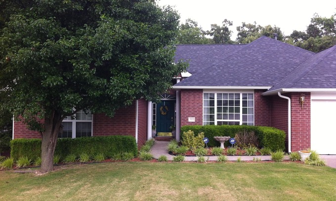 Johnson House | 5 bedroom home for a quiet vacation in beautiful Northwest Arkansas