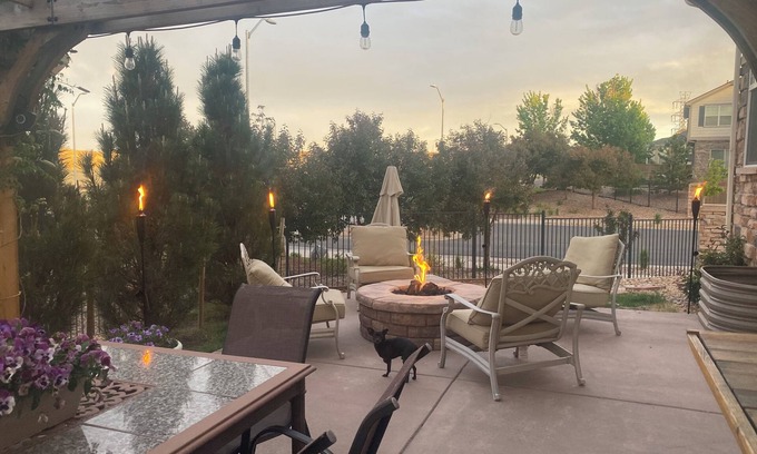 Aurora House | 5-bedroom vacation home 18 minutes from Park Meadows Mall