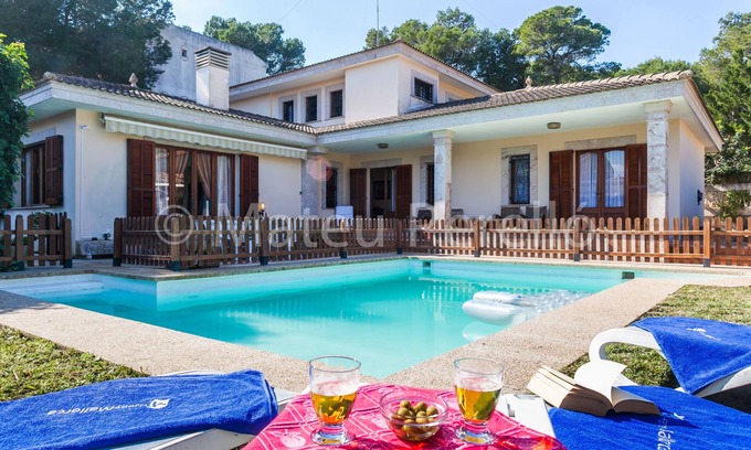 Son Baulo Ski Chalet | 5 bedroom villa with large pool