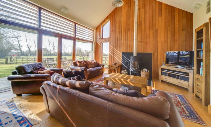 Newport House | 5* Converted Barn in an area of 'Outstanding Natural Beauty'. Sleeps 6 + baby