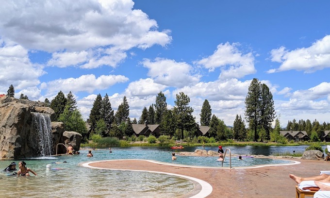 Sunriver House | 5 KINGS + Bunk Rm, 12 Person Soaking Tub, 7 Fireplaces, Game Rm, Wet Bar