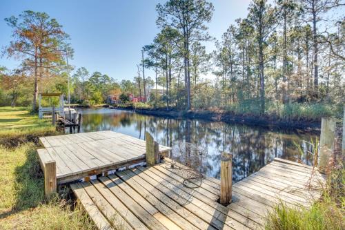 Shoreline Park House | 5 Mi to Beach Bay St Louis Home with Launch and Dock