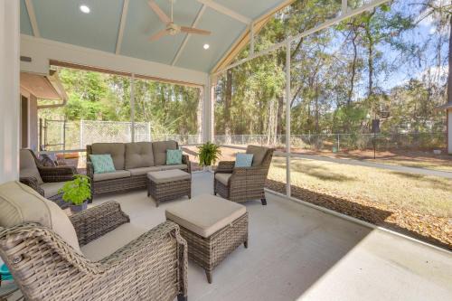 Port Royal House | 5 Mi to Dtwn Beaufort Home with Screened-In Patio