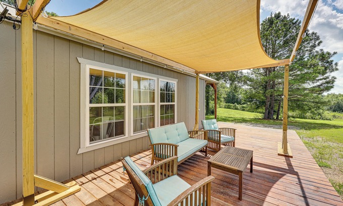 Royal Cabin | 5 Mi to Lake Ouachita: Peaceful Cabin Retreat