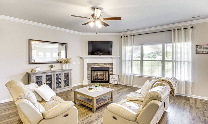 Athens House | 5 Mi to The Square: Athens Home w/Pool Access!