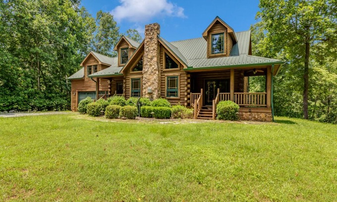 Rutherfordton Cabin | 5 miles to Tryon Equestrian Center large log cabin 4 Bedroom 2.5 bath