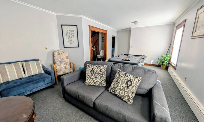 Corning House | 5 min to the Corning Museum of Glass! Family-sized Duplex w/pool table & patio