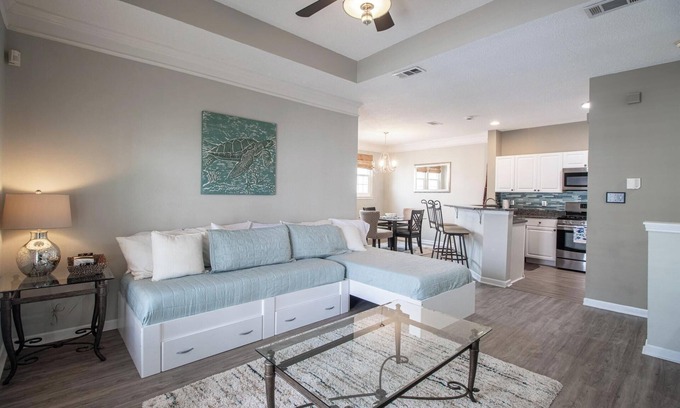 Biloxi Villa | 5 min walk to the beach! In this 945 sq feet 1bed, 1bed Condo!nn