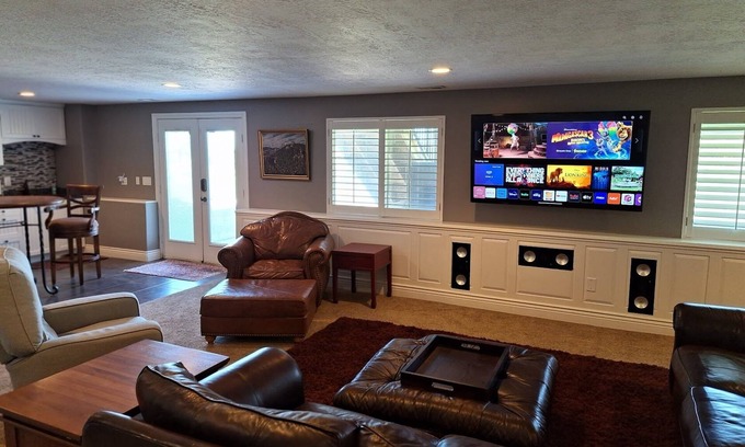 Farmington House | 5 minutes to Lagoon and Station Park! Private Guest Suite in Excellent Location