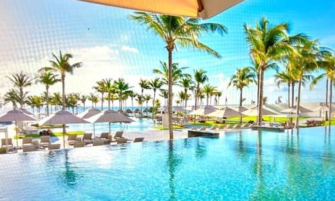 Puerto Juarez Hotel | 5 Star Beach Luxe Resort 2BR 3ba