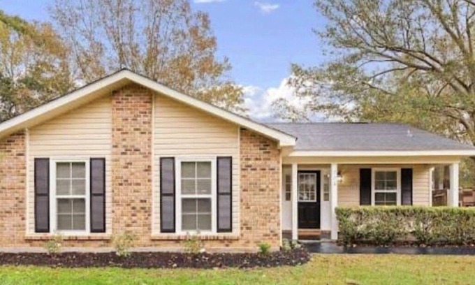 Saint Elmo House | 5 STAR HOME NEAR MOBILE AIRPORT & SHOPPING DISTRICT