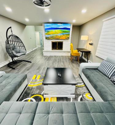 Des Plaines Villa | 5 Star Luxury Stay Near Chicago O'hare