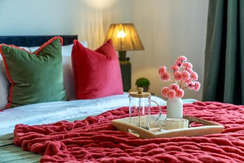 Newham House | 5 star - Stylish 2 Bed Home in London -ExCel, City Airport