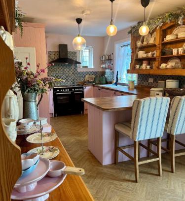 Pontsticill House | 5 - Taf Fechan Cottage Cosy Hideaway for Winter Breaks with Families and pets