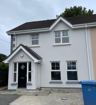 Strabane House | 50 Lampton Court